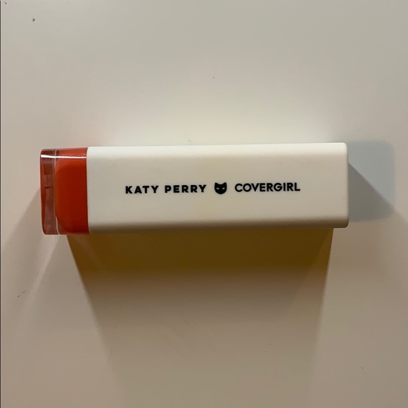 Lipstick - Picture 2 of 5